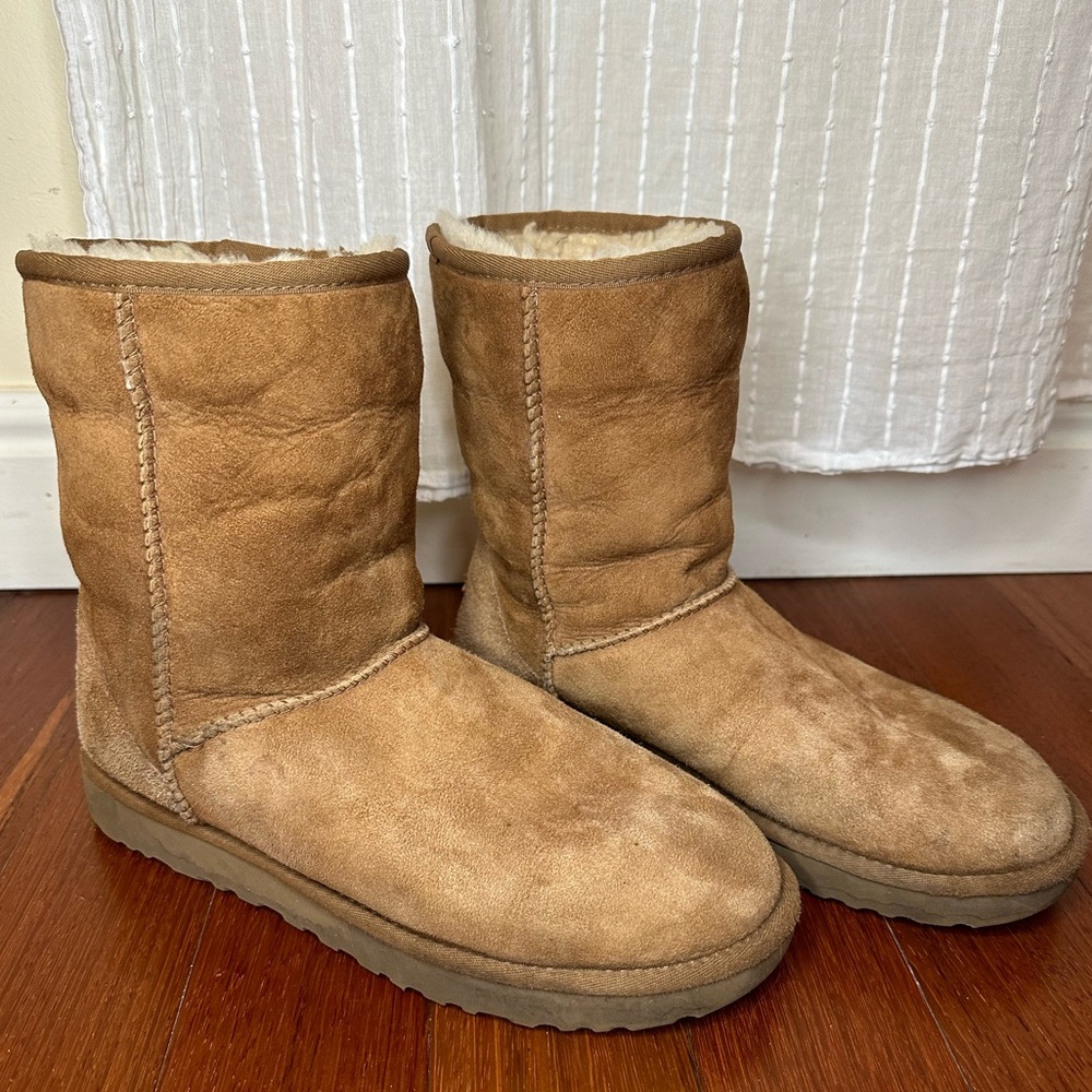 Classic Ugg Boots Chestnut Size 9